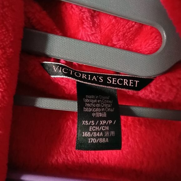 Cozy Red Robe - Picture 3 of 4